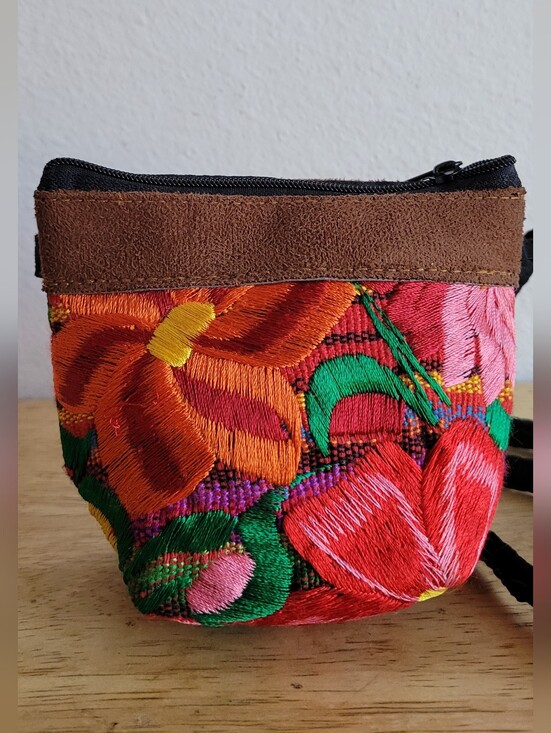 Source Unknown Handbags - Embroidered Floral Crossbody Pouch - Multicolor